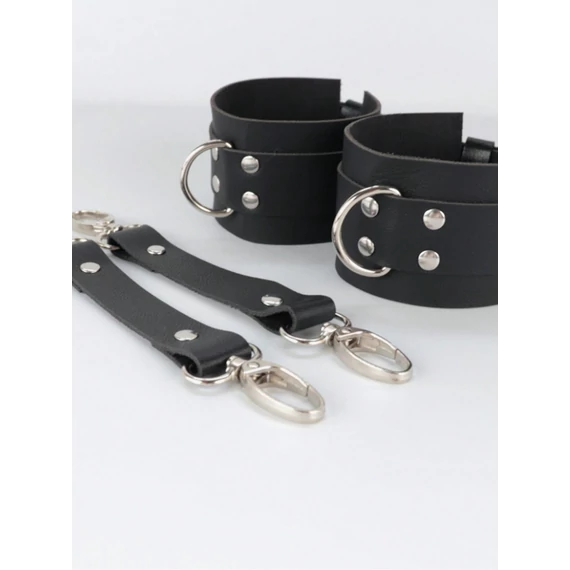 Auralyn – bőr kézgyűrű hám (bilincs)